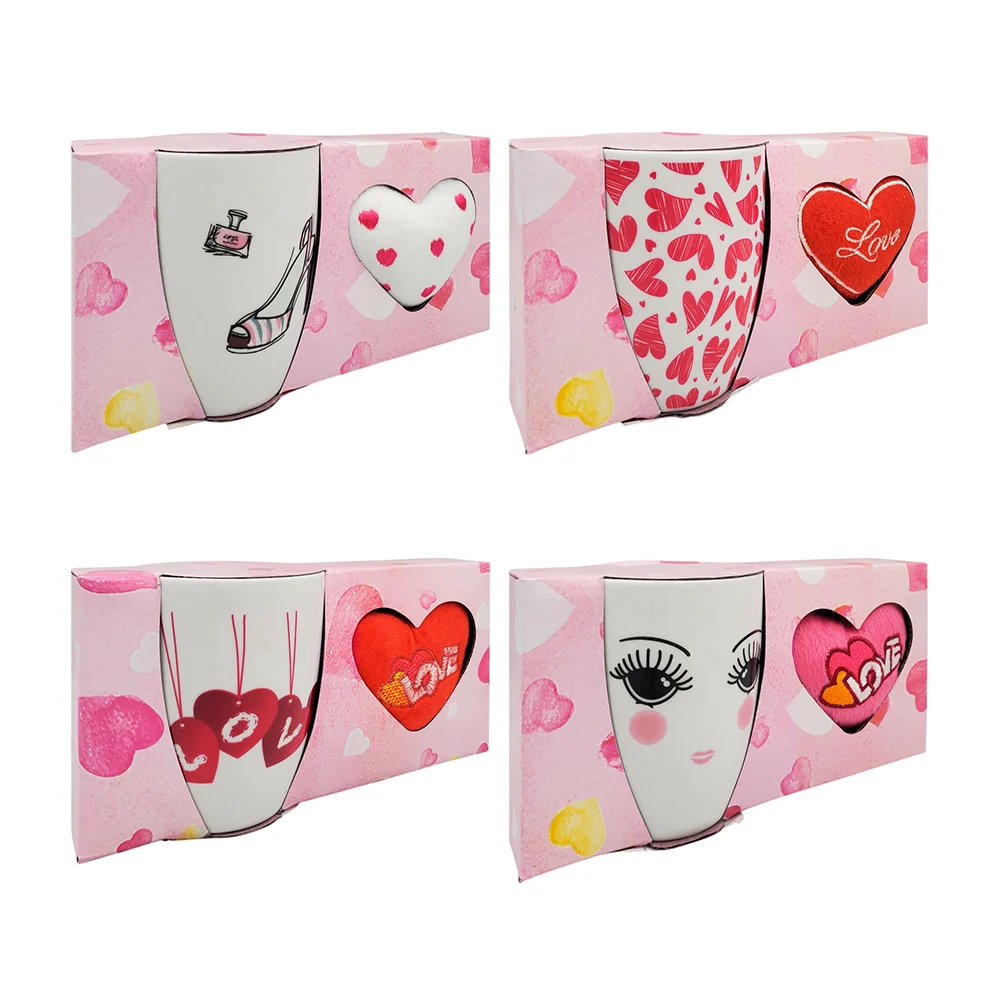 Kit con taza de cerámica con estampado de corazones, rostro o tacón + mini peluche de corazón, variedad de modelos / 23yh502