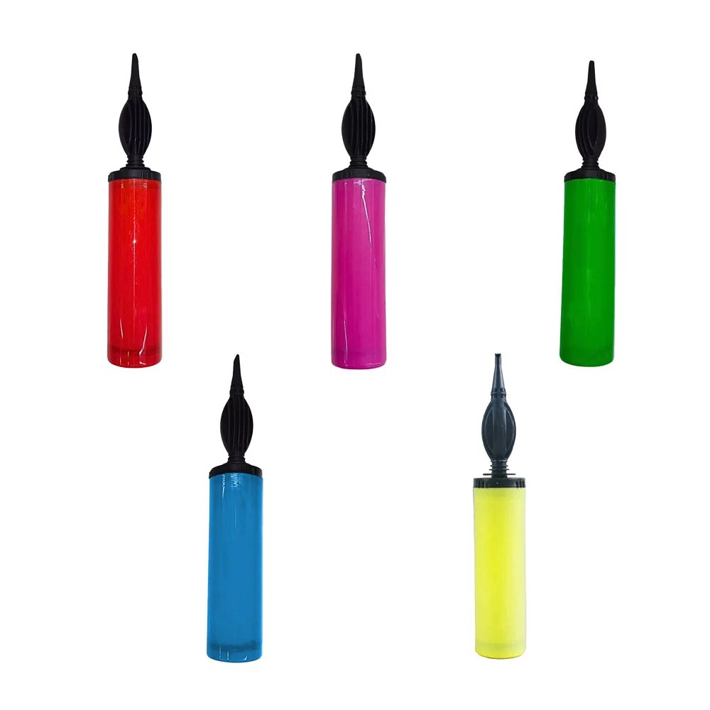 1pza Bomba manual de plástico chica para inflar globos, variedad de colores / reino fiesta / 60497