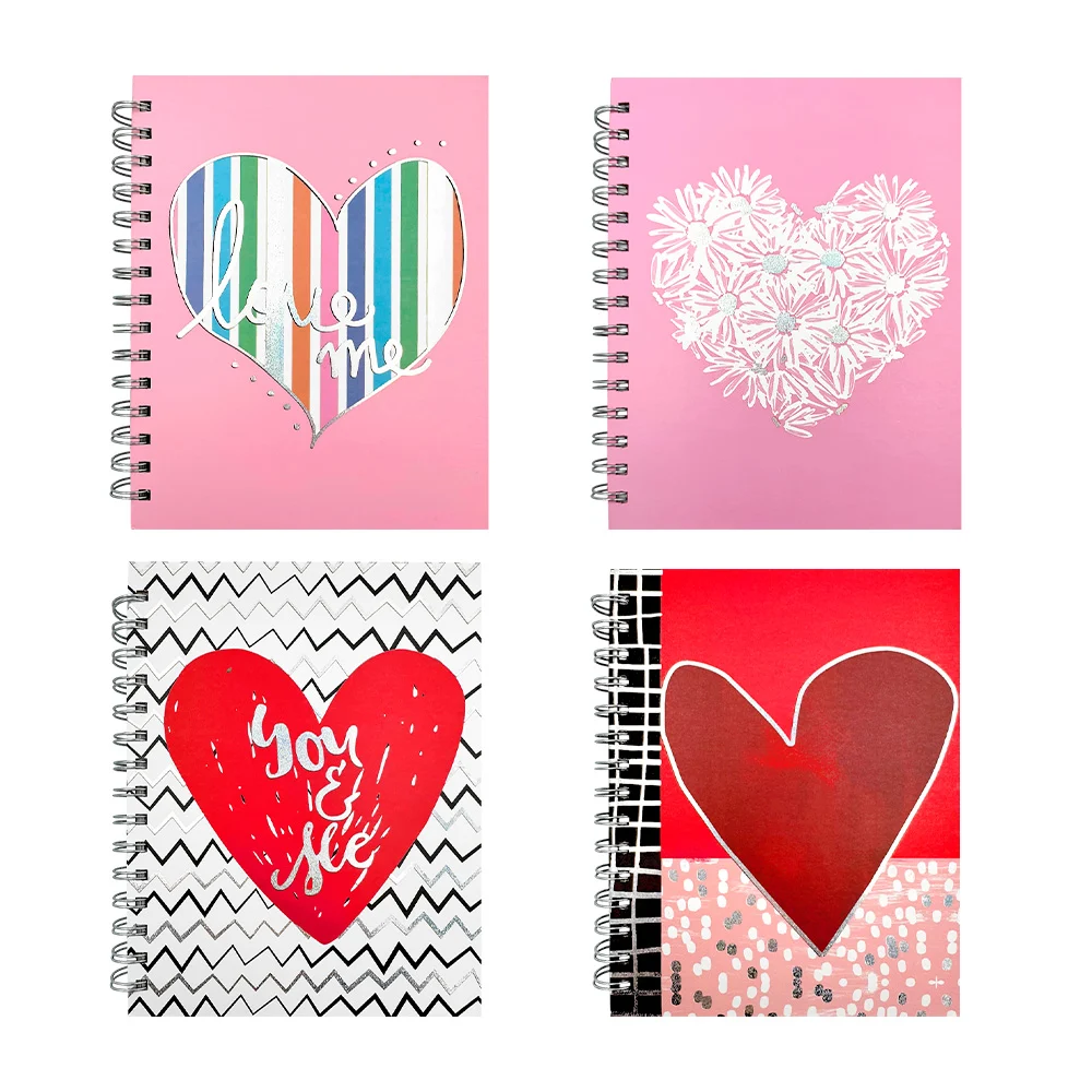 Cuaderno mediano de pasta dura con doble espiral y diseño de corazón