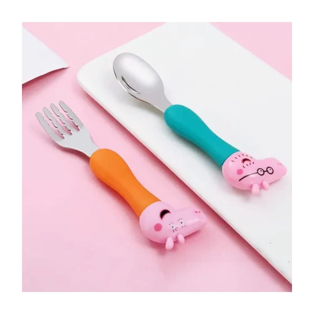 Paquete con 4 cubiertos pequeños en forma de personajes animados, variedad de modelos / sus 304 / b097