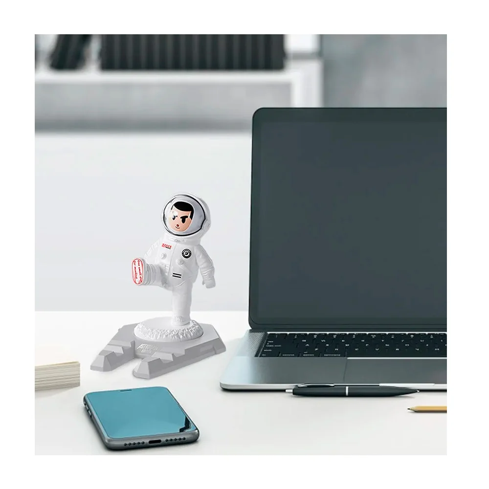 Soporte de plástico para teléfono celular con diseño de astronauta en patineta, variedad de diseños / rt002e