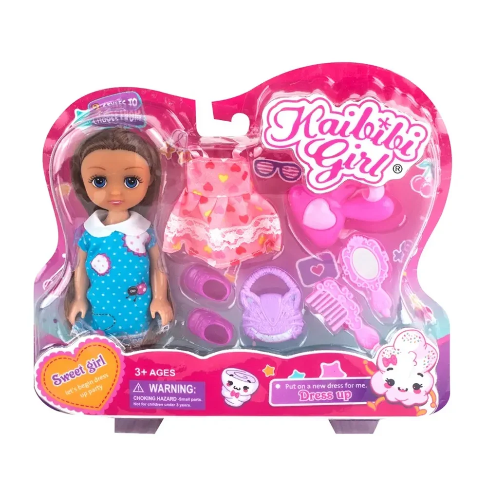 Mini muñeca con vestido intercambiable y accesorios de moda / sweet girl