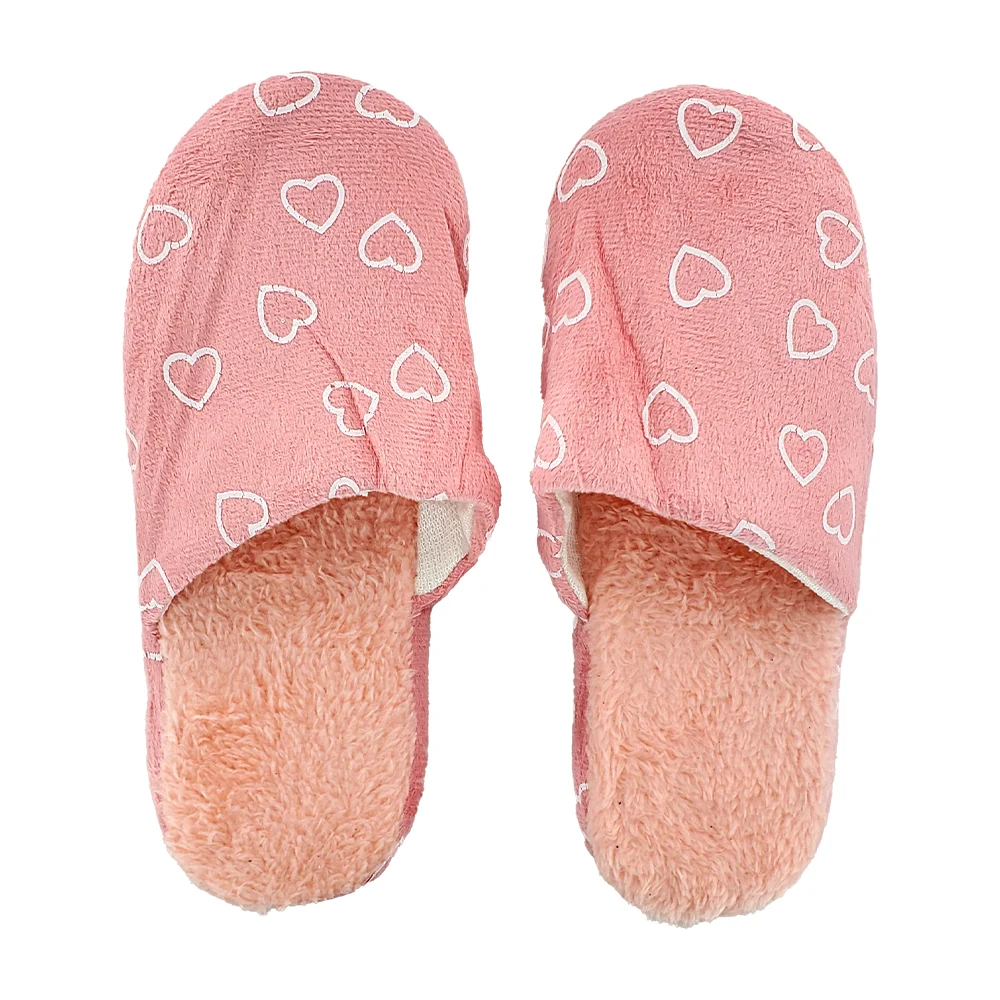 Par de pantuflas afelpadas con suelas de goma diseño de figuras de corazón blancas, variedad de colores y tallas / dv6211