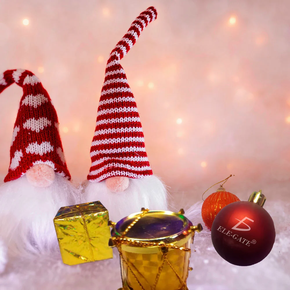 Set de 20 adornos colgantes pequeños con diseño de esferas navideñas, cajas de regalo y tambores, variedad de colores