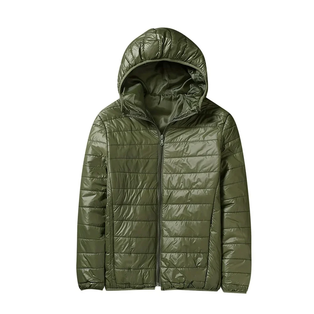 Chamarra acolchada tipo impermeable color verde con 2 bolsillos y gorro / f99