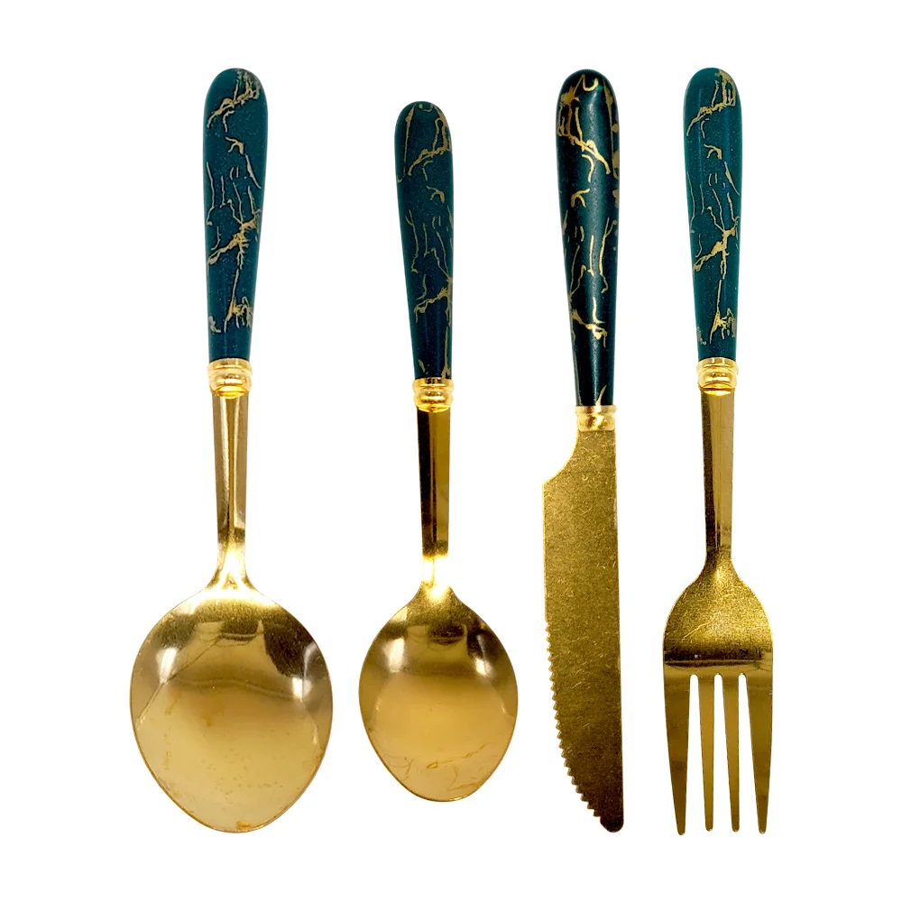 Set de 24 cubiertos dorados con verde - 6 cucharas, 6 cucharas cafeteras, 6 tenedores y 6 cuchillos / tableware / lu7075