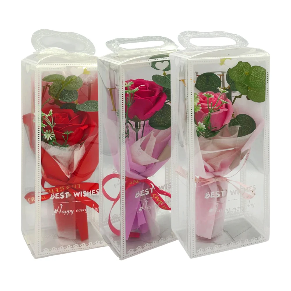 Caja transparente con ramo de rosa, hojas y listón love is eternal, variedad de colores / best wishes