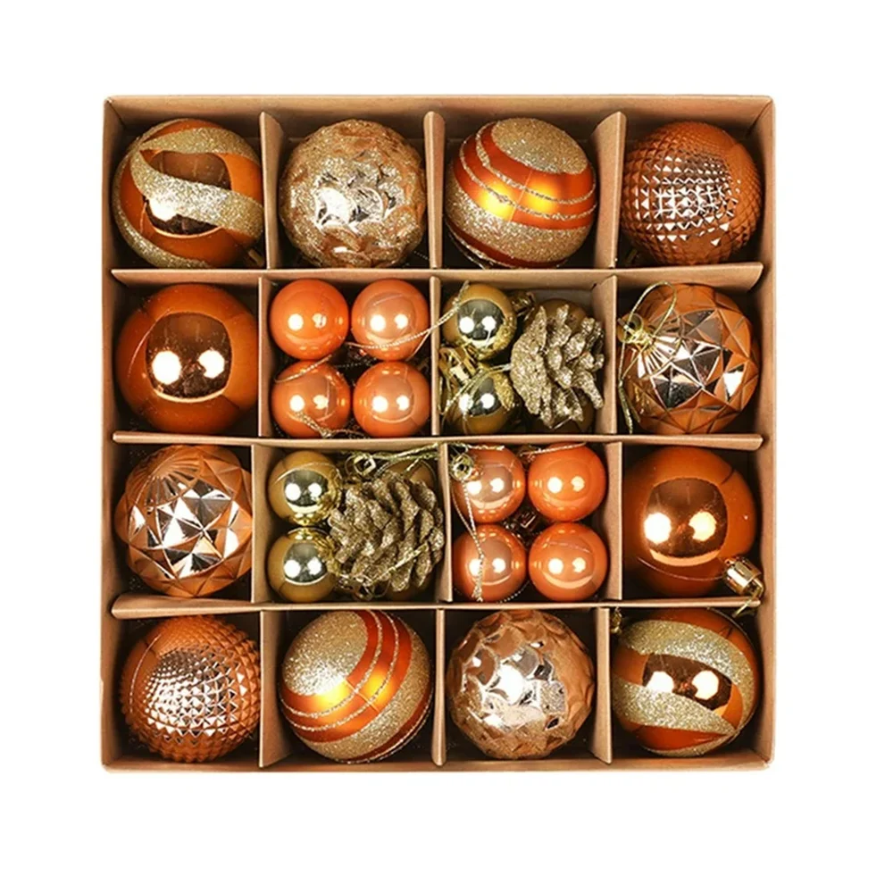 Caja con 42 esferas navideñas, 12 grandes con diseño metálico, diamantado y relieve, 28 mini esferas y 2 piñitas o estrellas, variedad de colores / sds4161