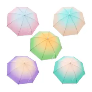Sombrilla paraguas grande de plástico con diseño bicolor difuminado e…
