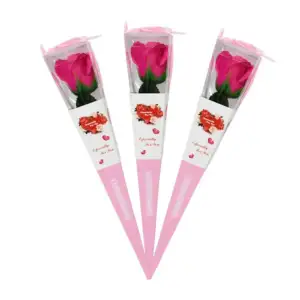 Rosa artificial con hojas en caja con listón / xq-205