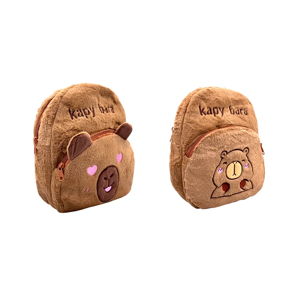 Mochila pequeña infantil afelpada con dos compartimientos y bordeado de capibara