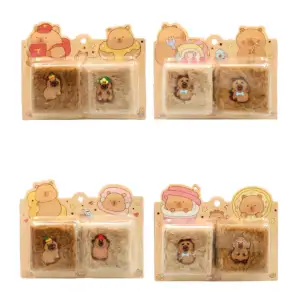 Blíster con 2 mini libretas afelpadas con figura de capibara, 5x5cm /…