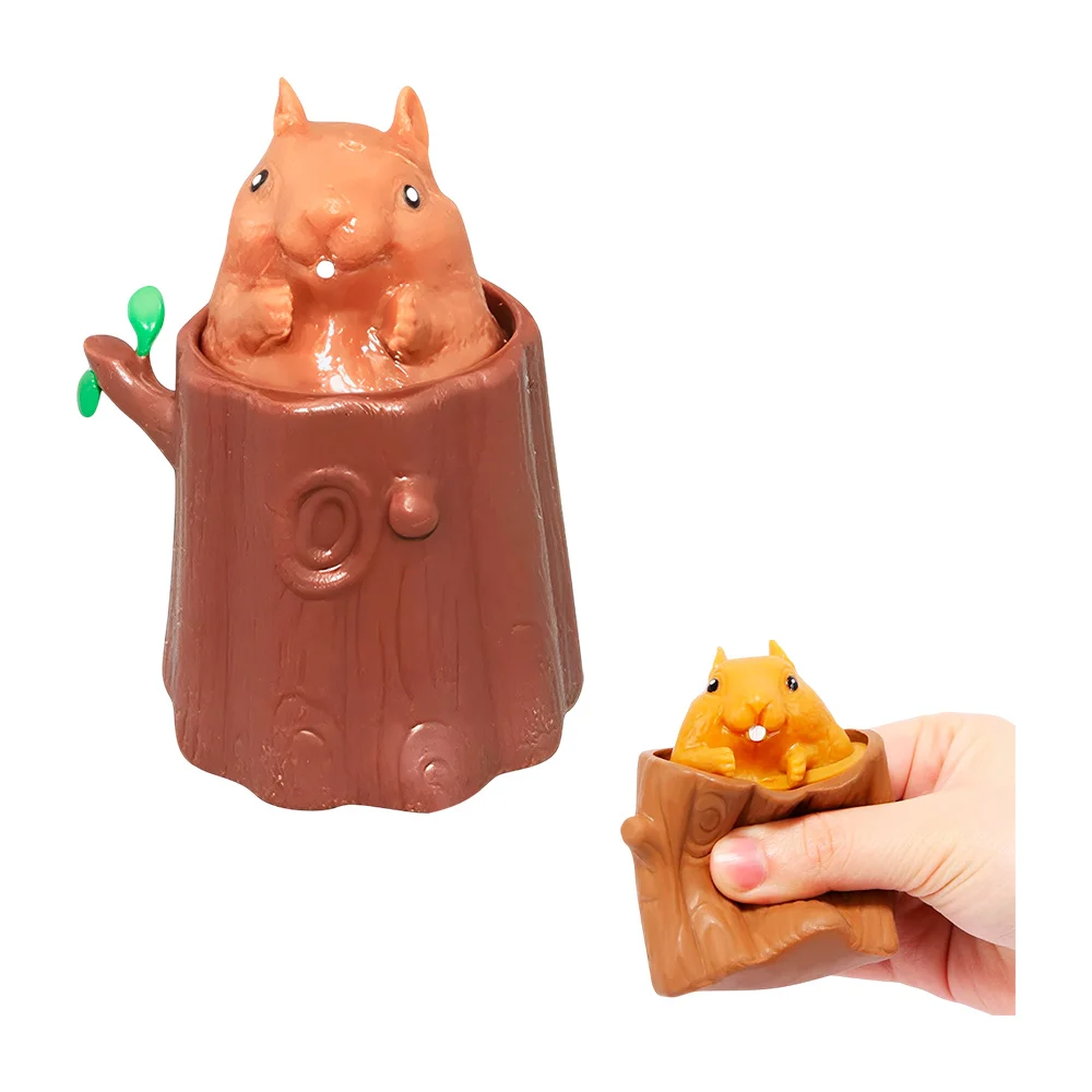 Juguete antiestrés squishy con diseño tronco de árbol y animal dentro