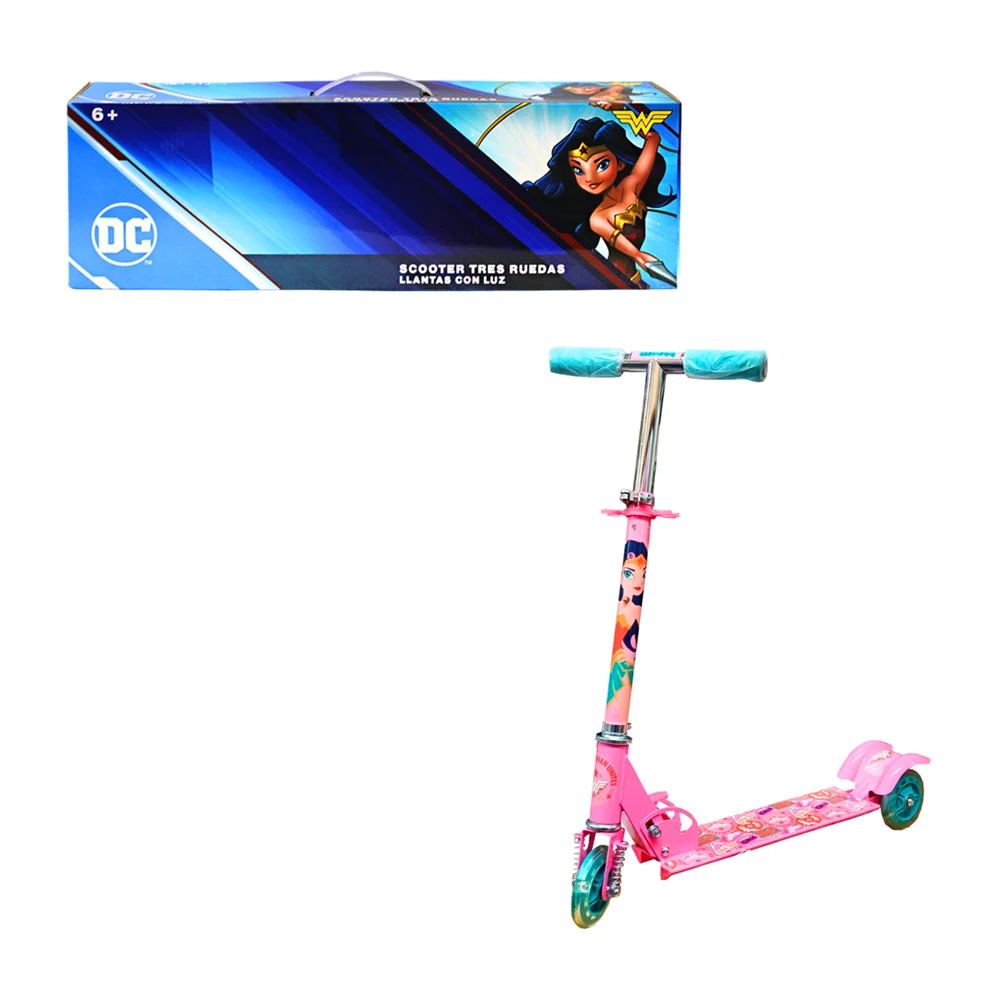 Scooter infantil armable con diseño de dc wonder woman y luz led