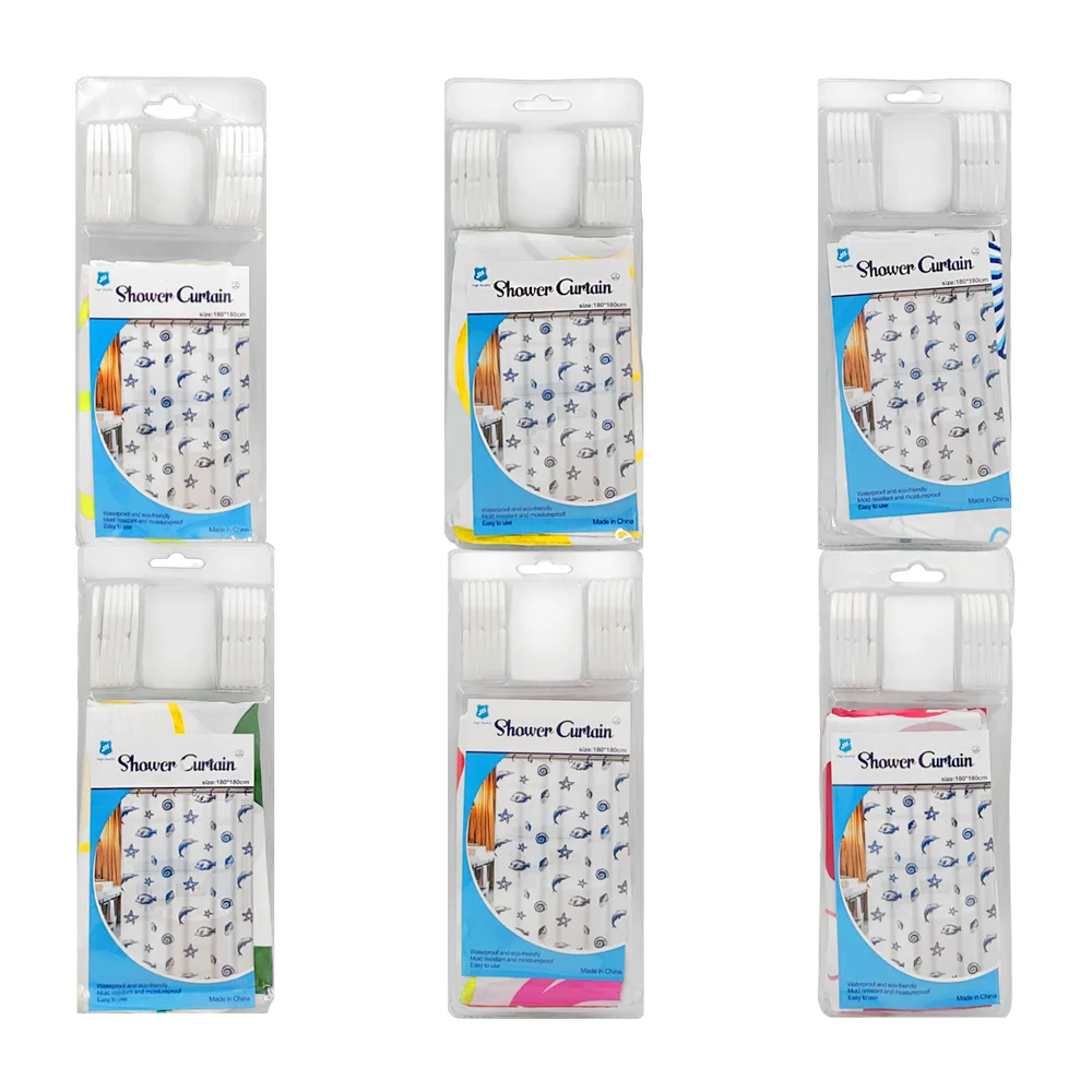 Cortina para ducha plástica con diseño estampado y aros ovalados, modelos varios
