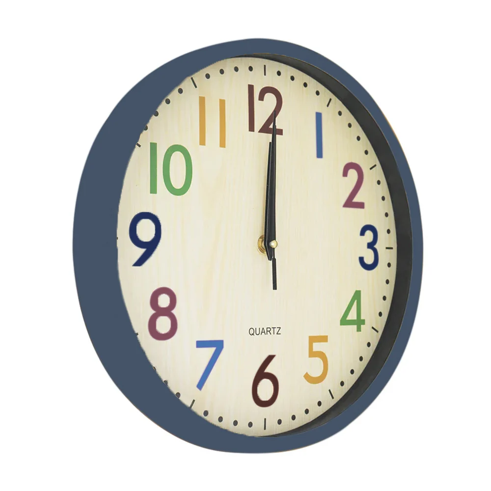Reloj redondo de 30cm con diseño tipo madera y números multicolor para pared