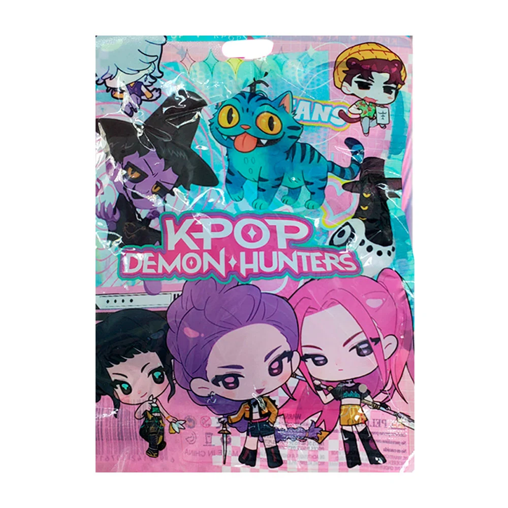 Sobre con pequeña muñeca sorpresa kpop o saja boysy cartas de batalla / sf250761