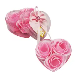 Caja Translúcida en forma de corazón con moño y 3 flor de jabón, te a…