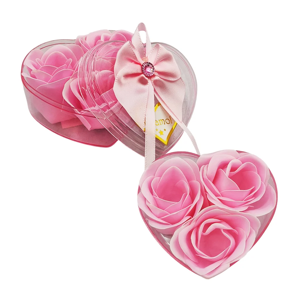 Caja Translúcida en forma de corazón con moño y 3 flor de jabón, te amo